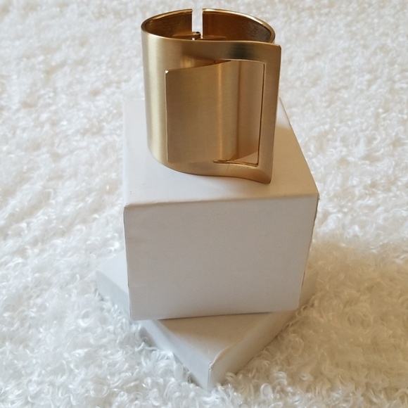 Jewelry - Gold cuff bracelet